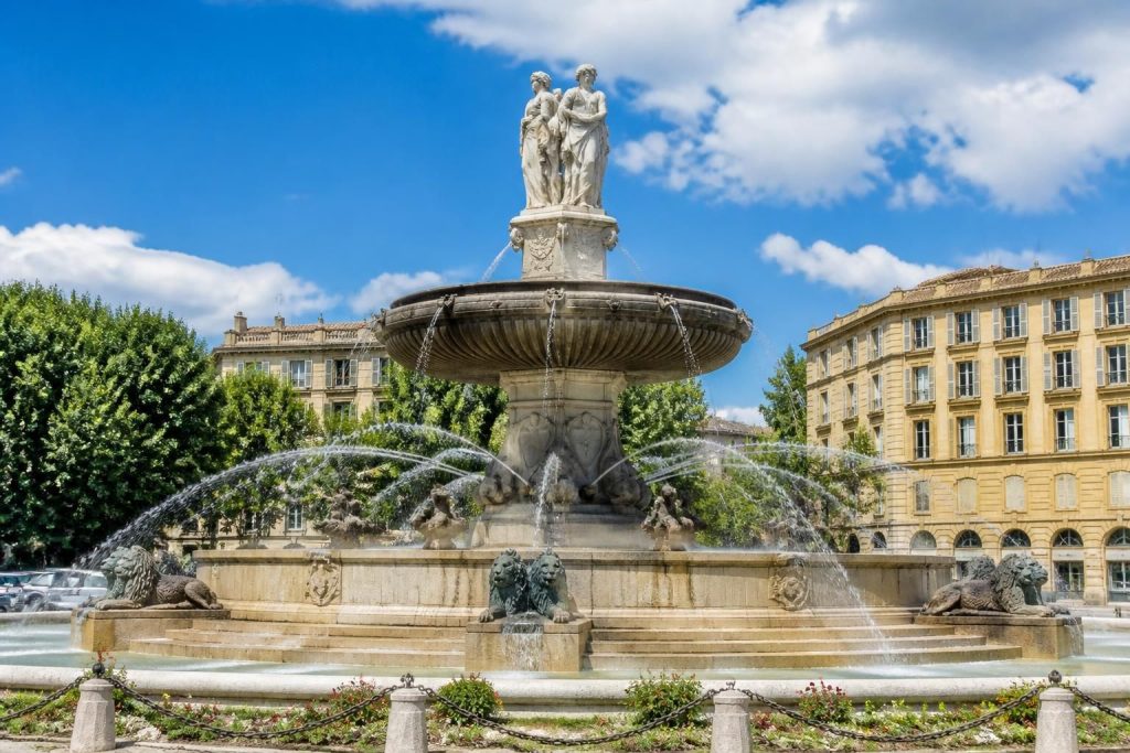 découvrez la fontaine de la rotonde à aix-en-provence, un monument historique emblématique alliant charme architectural et récits fascinants, avec des avis pour enrichir votre visite.