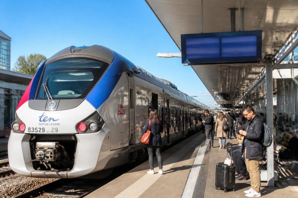 consultez les horaires, prix et trajets des trains entre ancenis et nantes pour aujourd'hui. planifiez facilement votre voyage en toute simplicité.